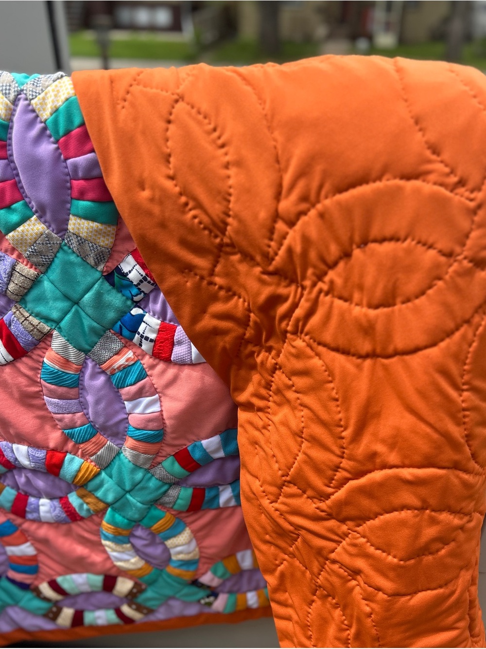1970’s Retro Vintage Dopamine Decor Colorful Double Wedding Ring Quilt. - Picture 2 of 2